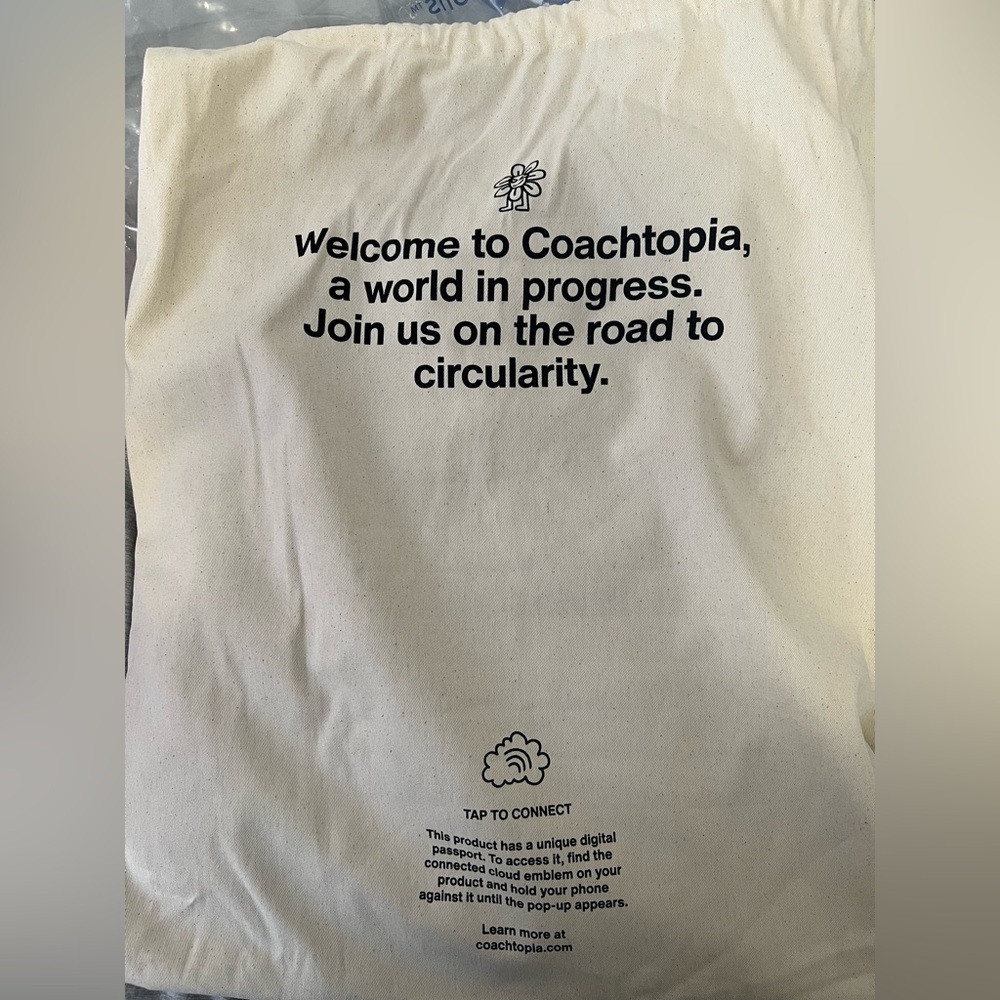 Coachtopia Loop Flat Tote With Cloud Quilting - image 5